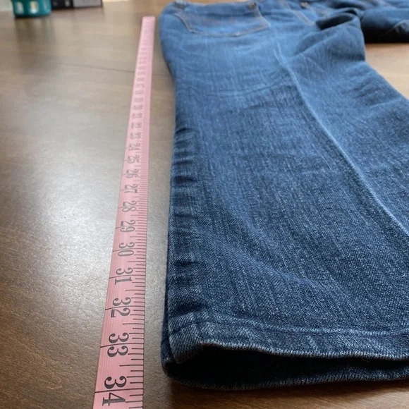 Women’s DKNY Wide Leg Cropped Jeans. Size 8. Like New. - Picture 9 of 10